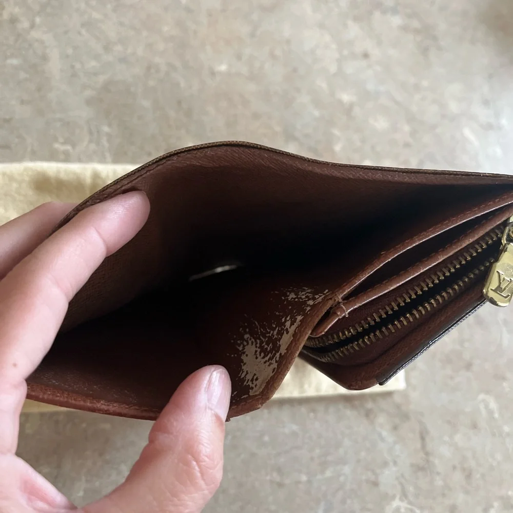 Louis Vuitton Wallet - Picture 6 of 10